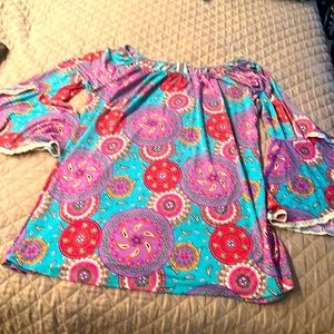 XL Honeyme Curvy top with fun sleeves